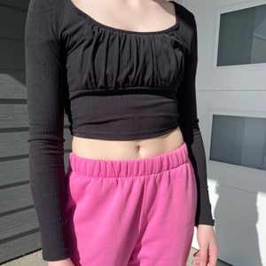 Black long sleeve cropped top